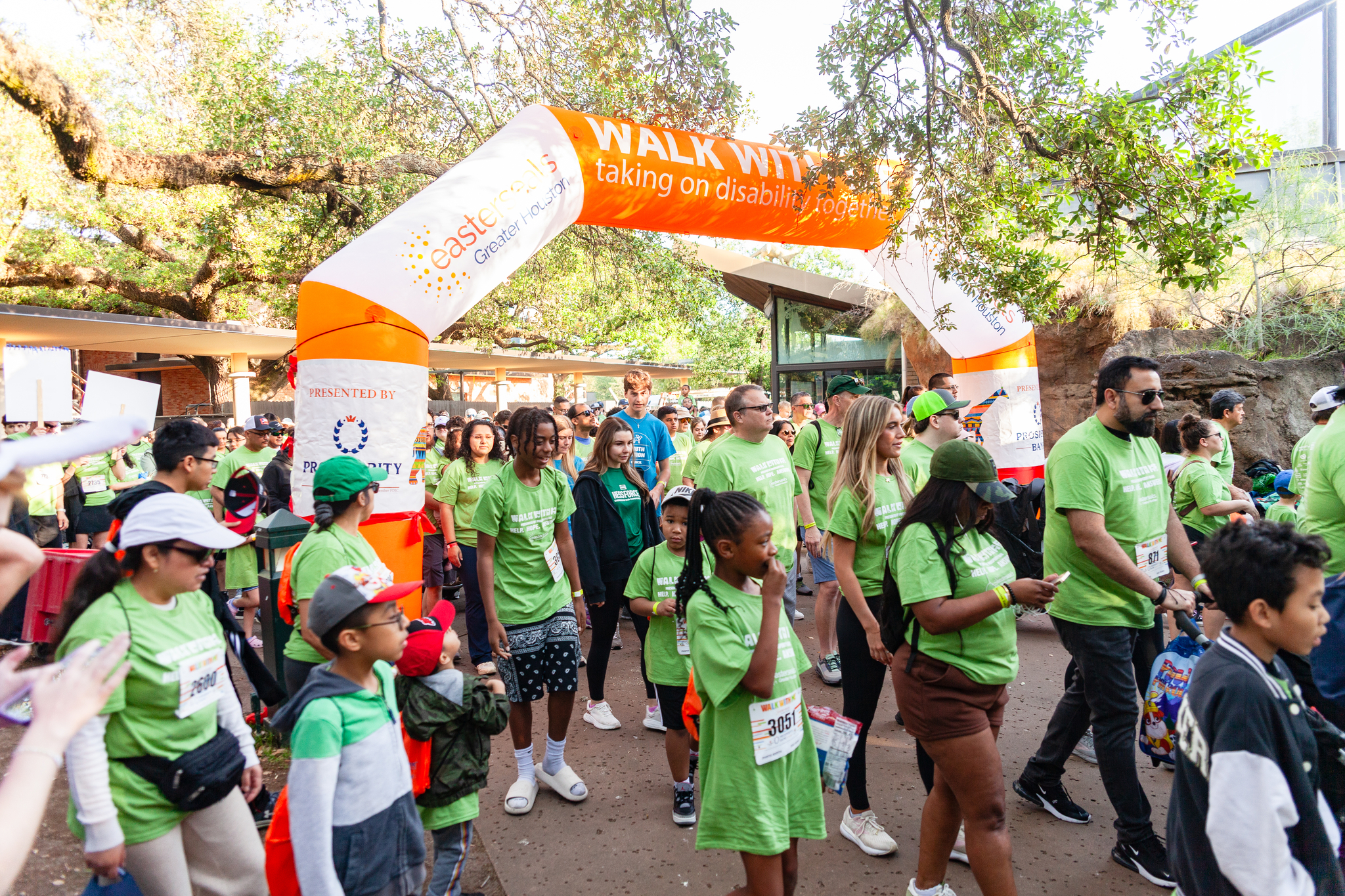 crowd shot at arch 2.jpg